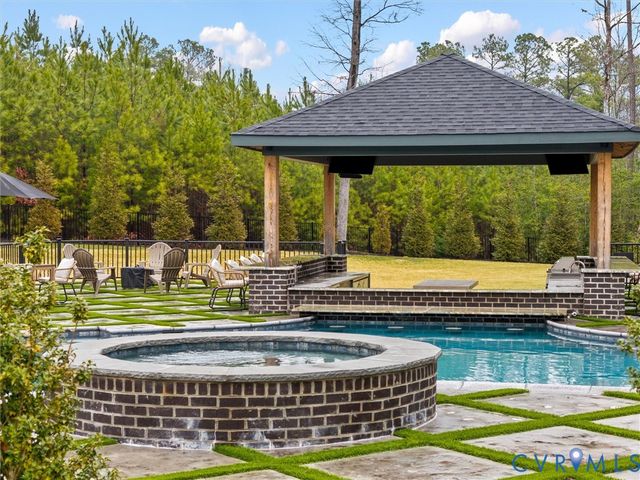 977 Dover Branch Ln, Manakin Sabot, VA 23103