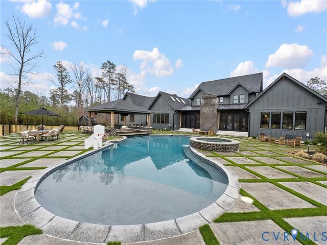 977 Dover Branch Ln, Manakin Sabot, VA 23103