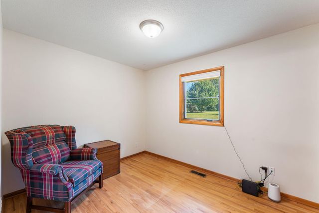 17807 Susan Lane, Minnetonka, MN 55345