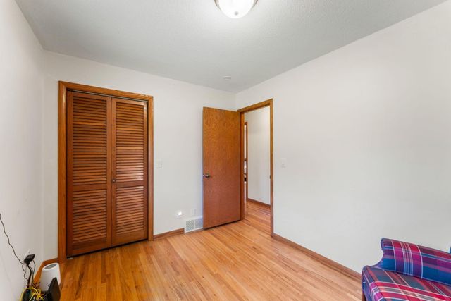 17807 Susan Lane, Minnetonka, MN 55345