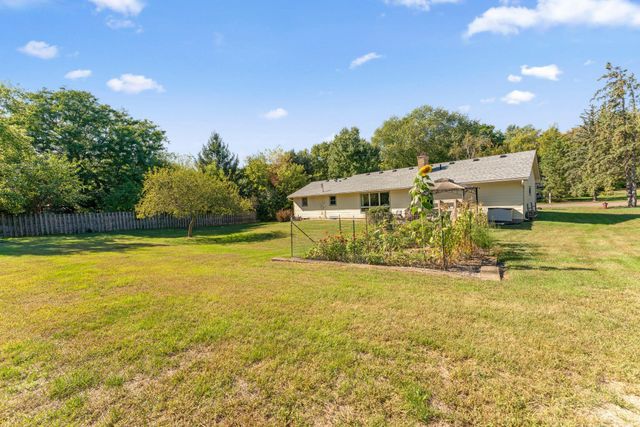 17807 Susan Lane, Minnetonka, MN 55345