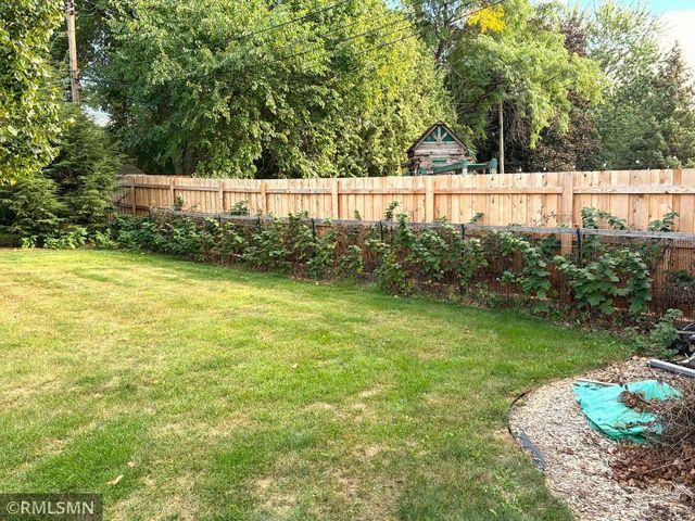 17807 Susan Lane, Minnetonka, MN 55345