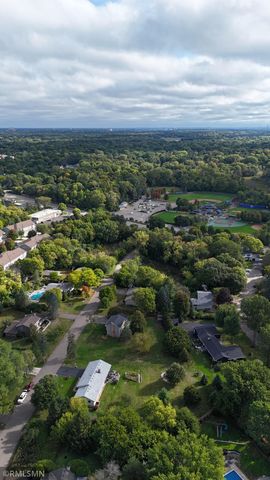 17807 Susan Lane, Minnetonka, MN 55345