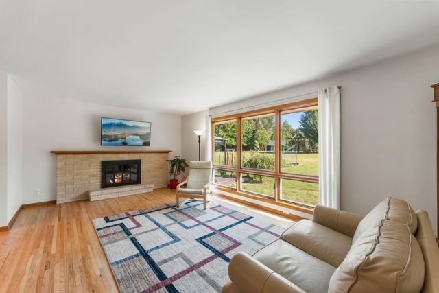 17807 Susan Lane, Minnetonka, MN 55345