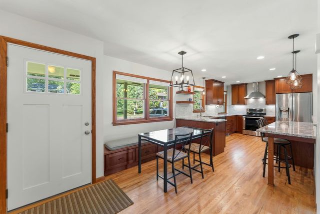 17807 Susan Lane, Minnetonka, MN 55345