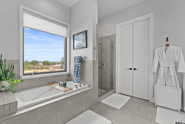 2981 Crest Ridge Dr. Unit 10, Tyler, TX 75703