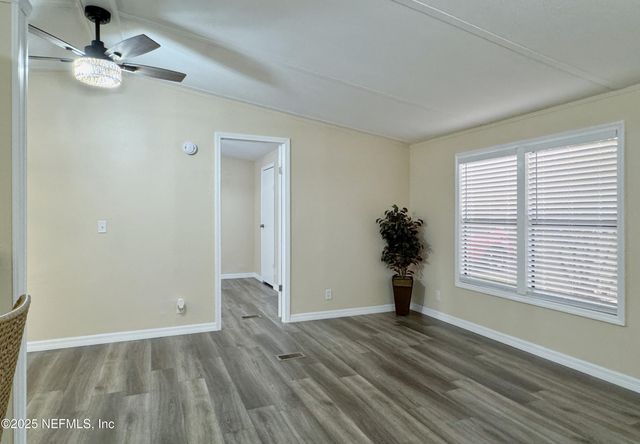 106 RIDGEWOOD Avenue, Interlachen, FL 32148