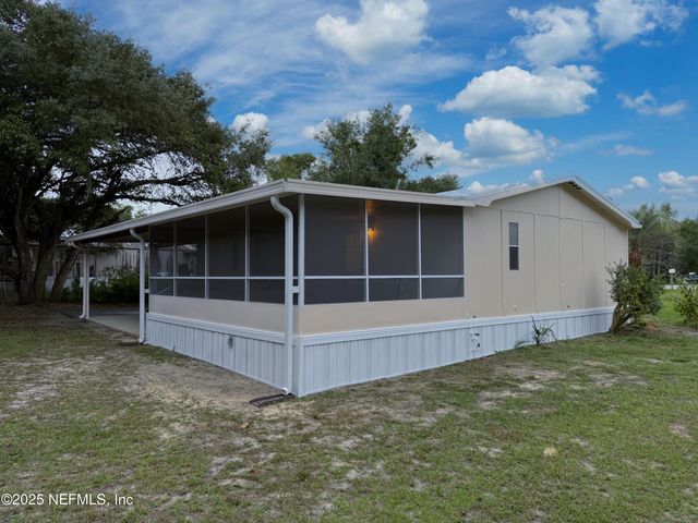 106 RIDGEWOOD Avenue, Interlachen, FL 32148