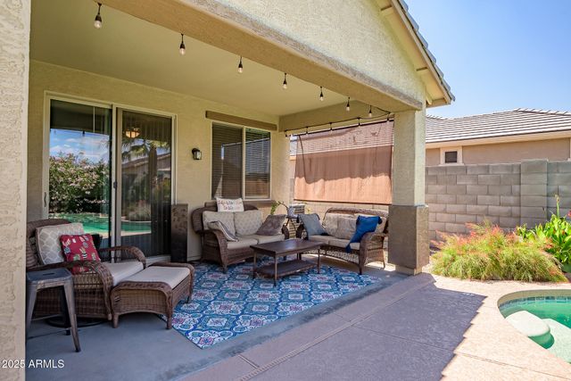 18662 W FOOTHILL Drive, Surprise, AZ 85387