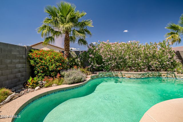 18662 W FOOTHILL Drive, Surprise, AZ 85387