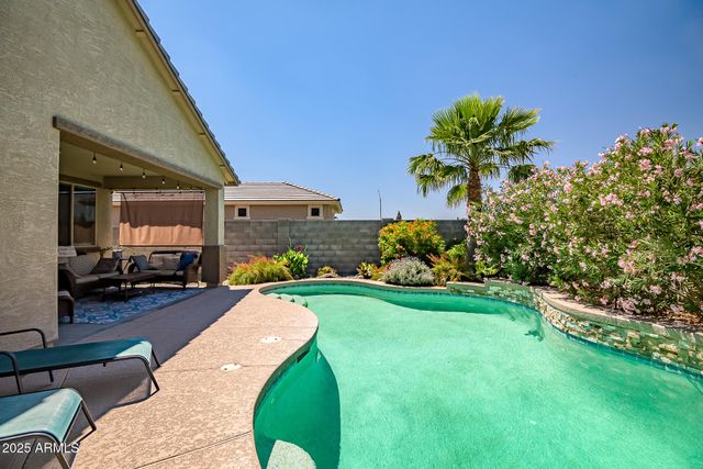 18662 W FOOTHILL Drive, Surprise, AZ 85387