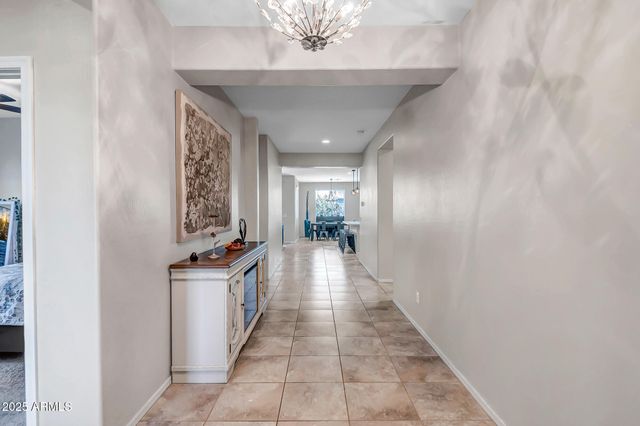 18662 W FOOTHILL Drive, Surprise, AZ 85387