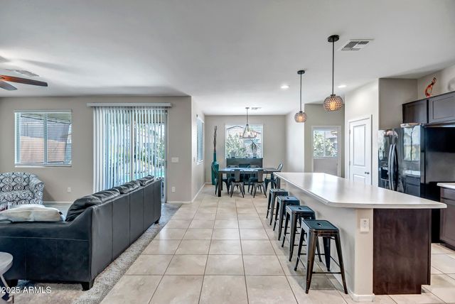 18662 W FOOTHILL Drive, Surprise, AZ 85387