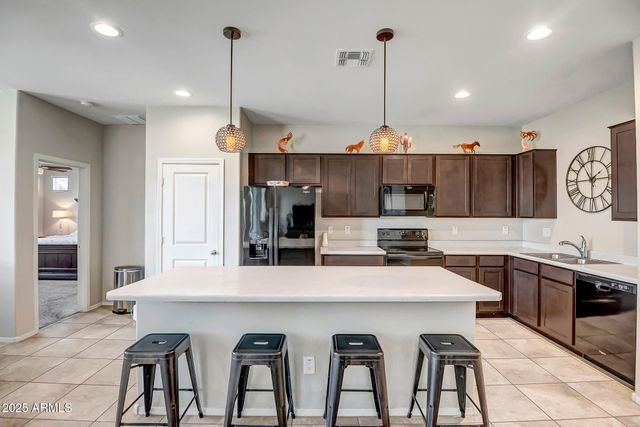 18662 W FOOTHILL Drive, Surprise, AZ 85387