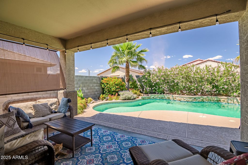 18662 W FOOTHILL Drive, Surprise, AZ 85387