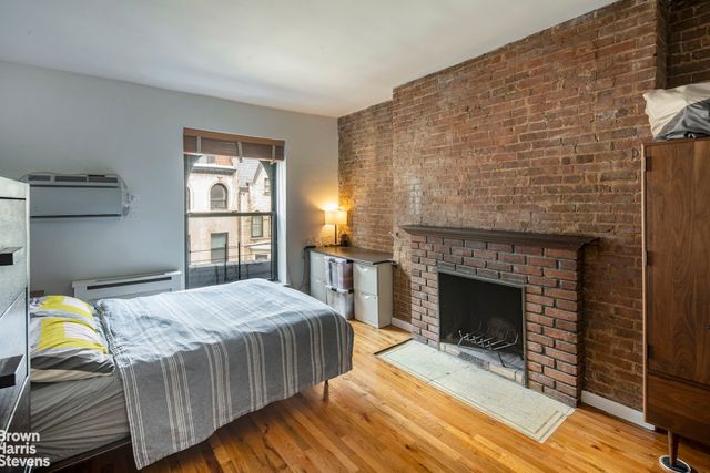 322 W 80TH Street, New York City, NY 10024