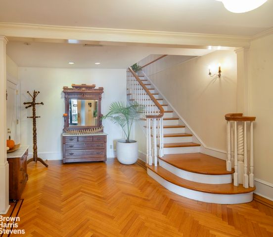 322 W 80TH Street, New York City, NY 10024