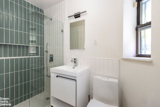 322 W 80TH Street, New York City, NY 10024