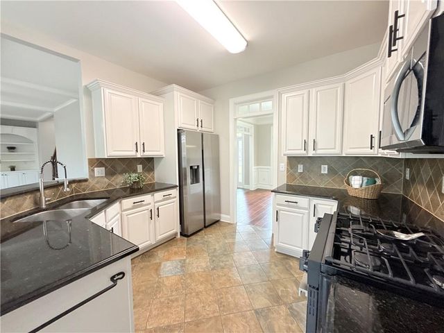 2285 Heritage Green Court, Marietta, GA 30064