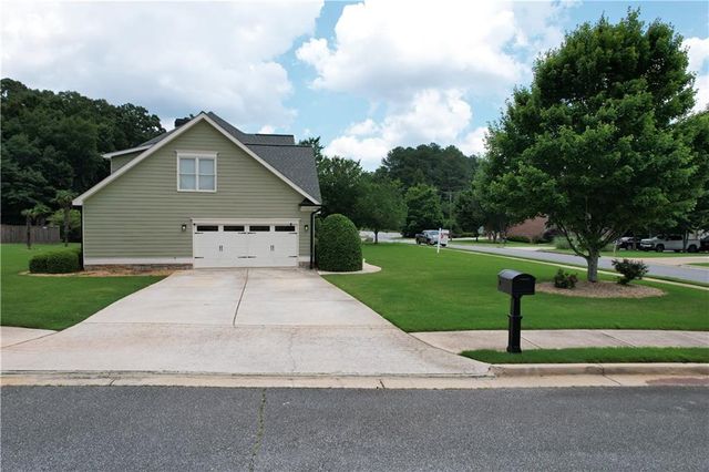 2285 Heritage Green Court, Marietta, GA 30064