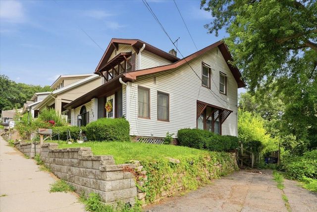132 LAINSON Avenue, Council Bluffs, IA 51503