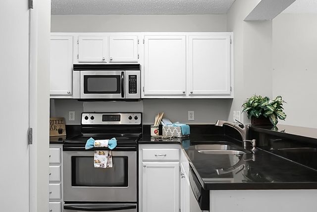 8483 Yadkin Circle J, North Charleston, SC 29406