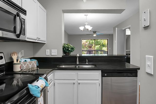 8483 Yadkin Circle J, North Charleston, SC 29406