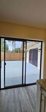 141 Heritage Way SE, West Palm Beach, FL 33407