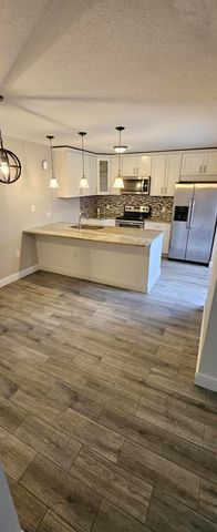 141 Heritage Way SE, West Palm Beach, FL 33407