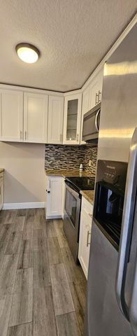 141 Heritage Way SE, West Palm Beach, FL 33407