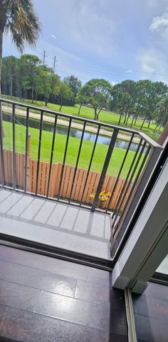 141 Heritage Way SE, West Palm Beach, FL 33407
