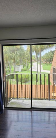 141 Heritage Way SE, West Palm Beach, FL 33407