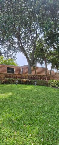 141 Heritage Way SE, West Palm Beach, FL 33407