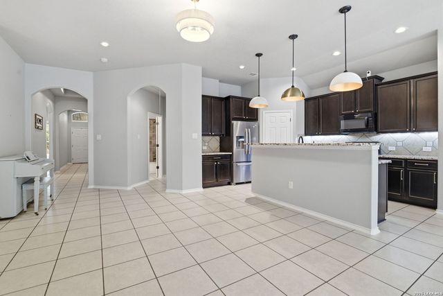 9915 BRICEWOOD HL, San Antonio, TX 78254