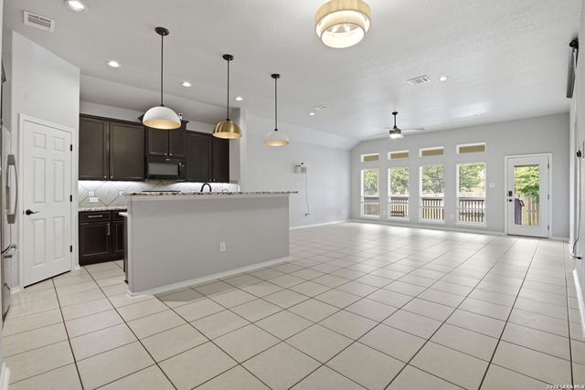 9915 BRICEWOOD HL, San Antonio, TX 78254