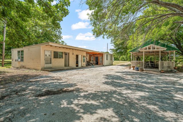 14330 S Highway 281, Santo, TX 76472