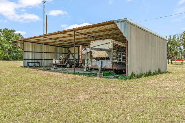 14330 S Highway 281, Santo, TX 76472