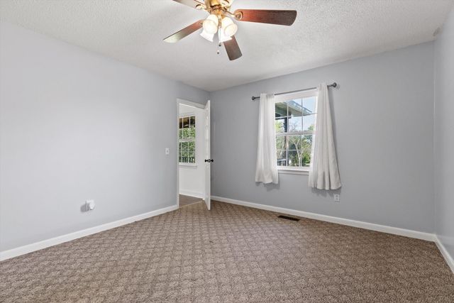 70 Pinoak Road, Trenton, GA 30752