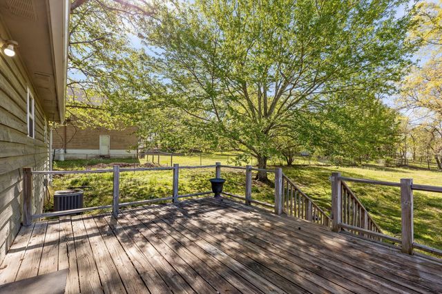70 Pinoak Road, Trenton, GA 30752