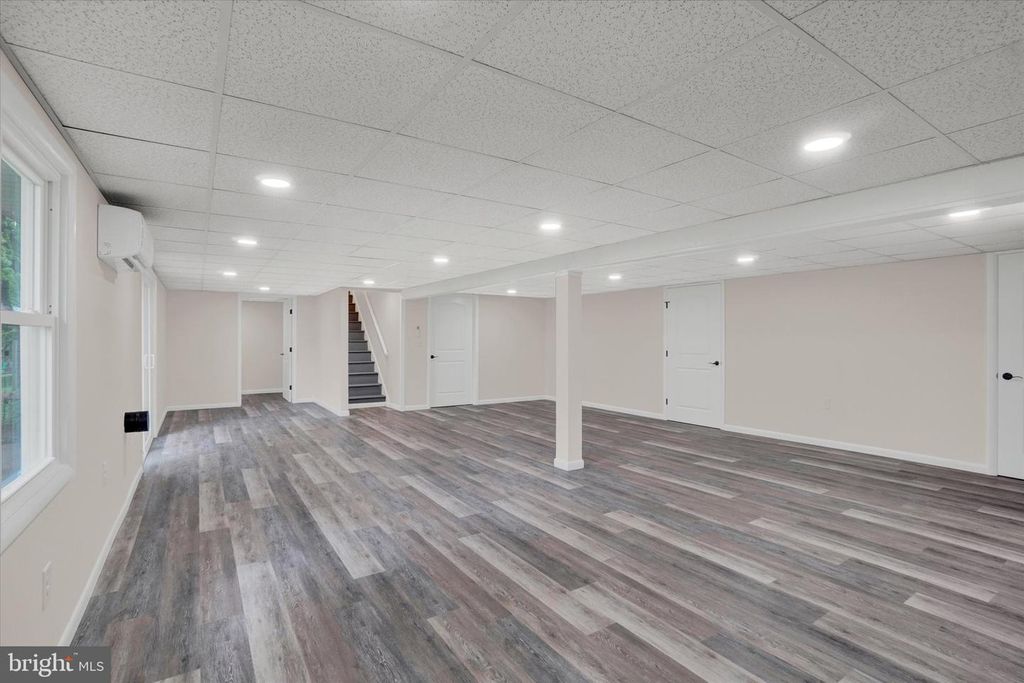 Image 17 of property listing at 521 BENYOU LN, New Cumberland, PA 17070