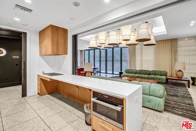 10777 Wilshire Boulevard 207, Los Angeles, CA 90024