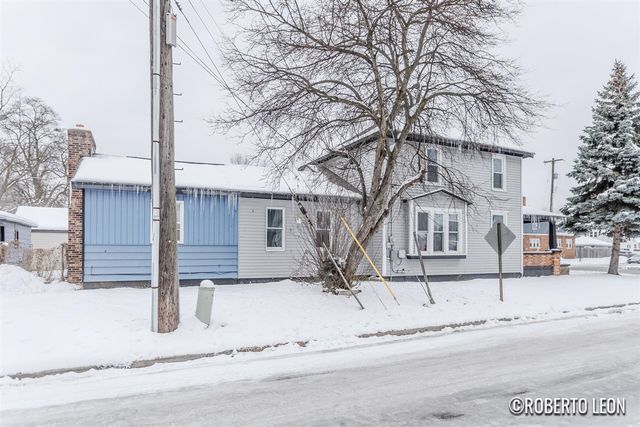 922 Burton Street, Wyoming, MI 49509