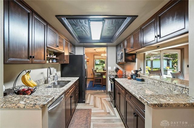 7227 Gardenside Drive, Dayton, OH 45414