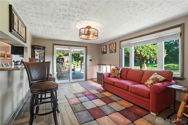 7227 Gardenside Drive, Dayton, OH 45414