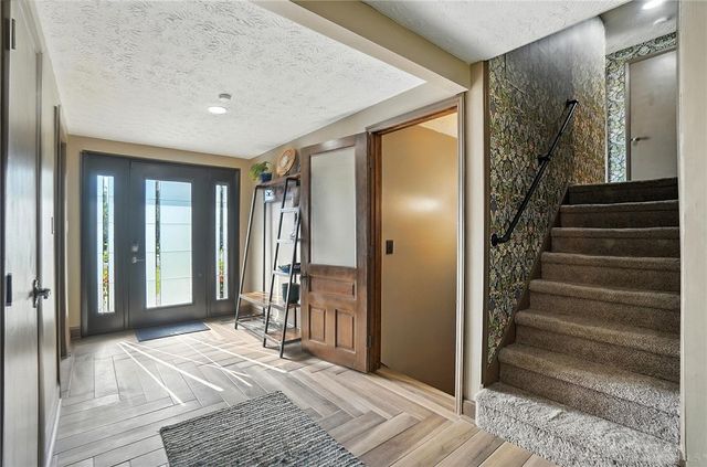 7227 Gardenside Drive, Dayton, OH 45414
