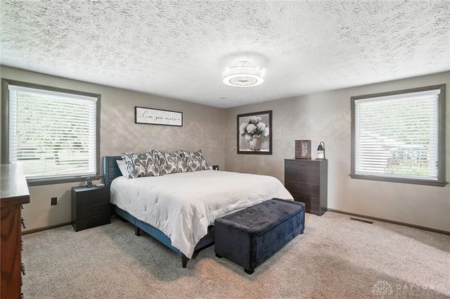 7227 Gardenside Drive, Dayton, OH 45414