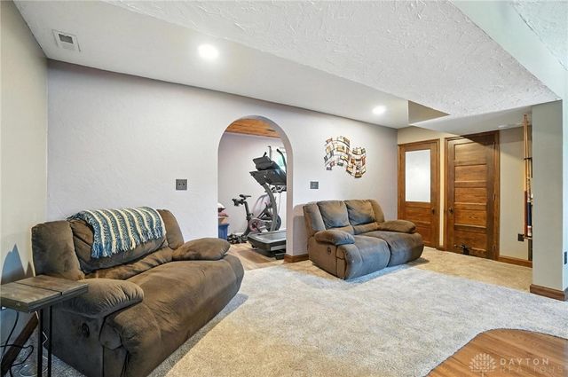 7227 Gardenside Drive, Dayton, OH 45414
