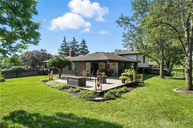 7227 Gardenside Drive, Dayton, OH 45414
