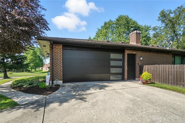 7227 Gardenside Drive, Dayton, OH 45414