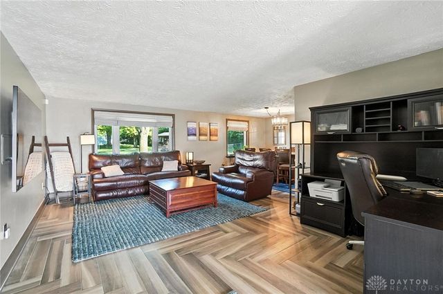 7227 Gardenside Drive, Dayton, OH 45414